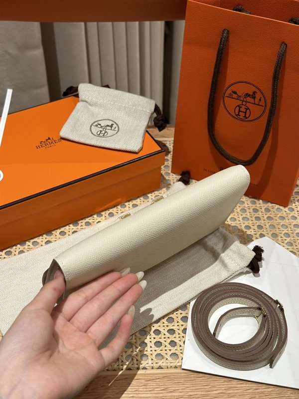 [하이엔드급] 에르메스 콘스탄스 투고 월렛  / CK10 CRAIE 엡솜 금장 [매장가 990만원대]