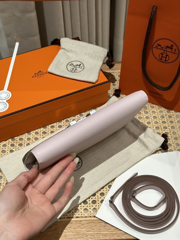 [하이엔드급] 에르메스 콘스탄스 투고 월렛  / 09 MAUVE PALE 엡솜 은장 [매장가 990만원대]