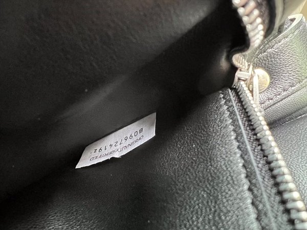 보테가베네타 패디드 카세트백 [매장가 567만원대]