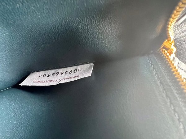 보테가베네타 패디드 카세트백 [매장가 567만원대]