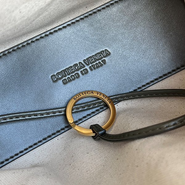 보테가베네타 루프 백 [매장가 380만원대]