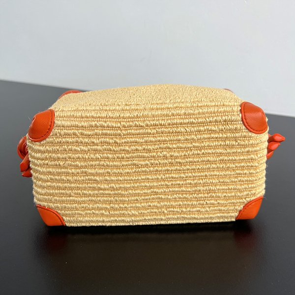 보테가베네타 루프 백 [매장가 340만원대]