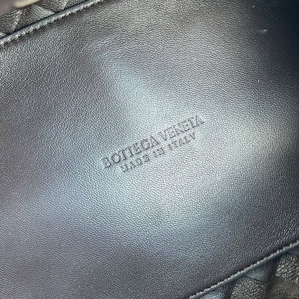 보테가베네타 안디아모 파라슈트 [매장가 545만원대]