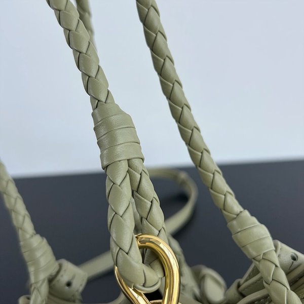 보테가베네타 안디아모 파라슈트 [매장가 545만원대]