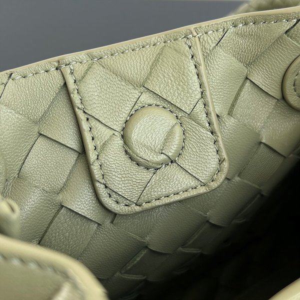 보테가베네타 안디아모 파라슈트 [매장가 545만원대]