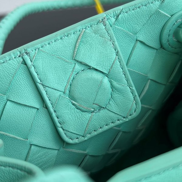 보테가베네타 안디아모 파라슈트 [매장가 545만원대]