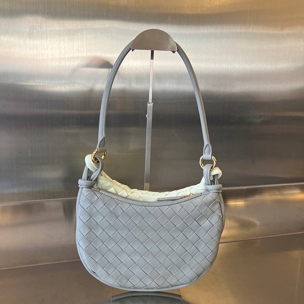 보테가베네타 스몰 제멜리 [매장가 468만원대]