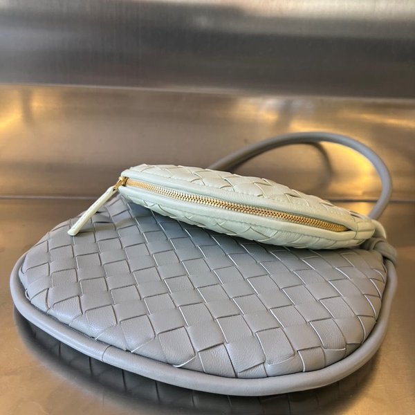 보테가베네타 스몰 제멜리 [매장가 468만원대]