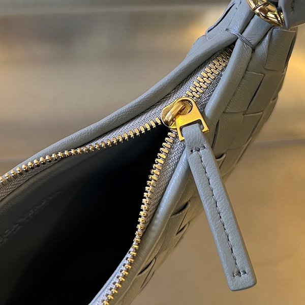 보테가베네타 스몰 제멜리 [매장가 468만원대]