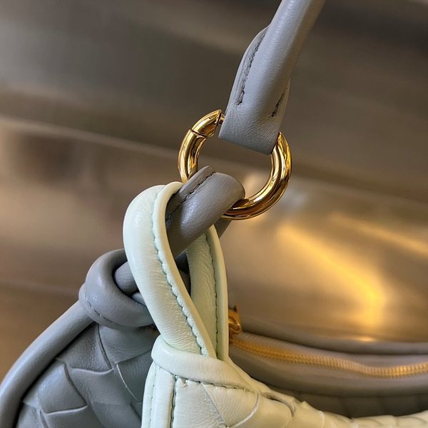 보테가베네타 스몰 제멜리 [매장가 468만원대]