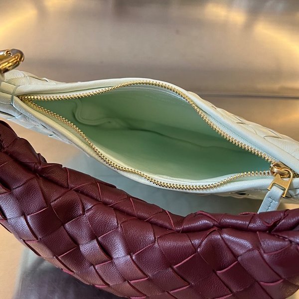 보테가베네타 스몰 제멜리 [매장가 468만원대]