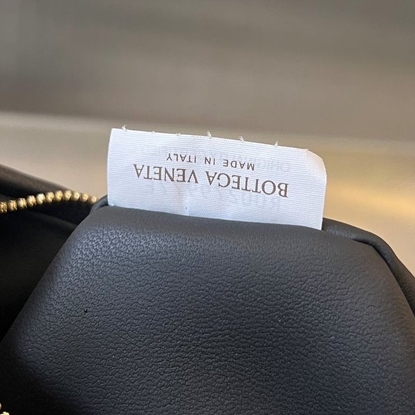 보테가베네타 스몰 제멜리 [매장가 451만원대]