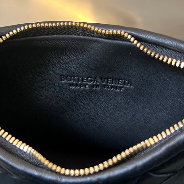 보테가베네타 스몰 제멜리 [매장가 451만원대]