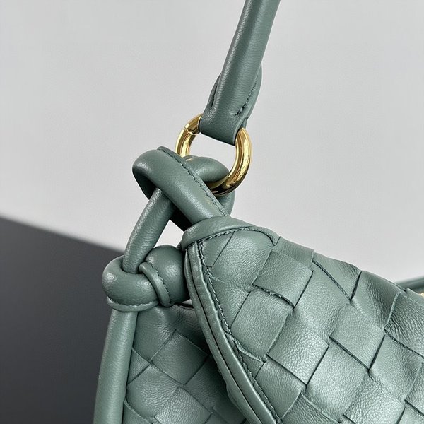 보테가베네타 미디엄 제멜리 [매장가 525만원대]