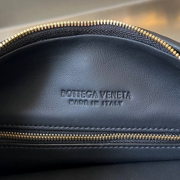 보테가베네타 미디엄 제멜리 [매장가 525만원대]