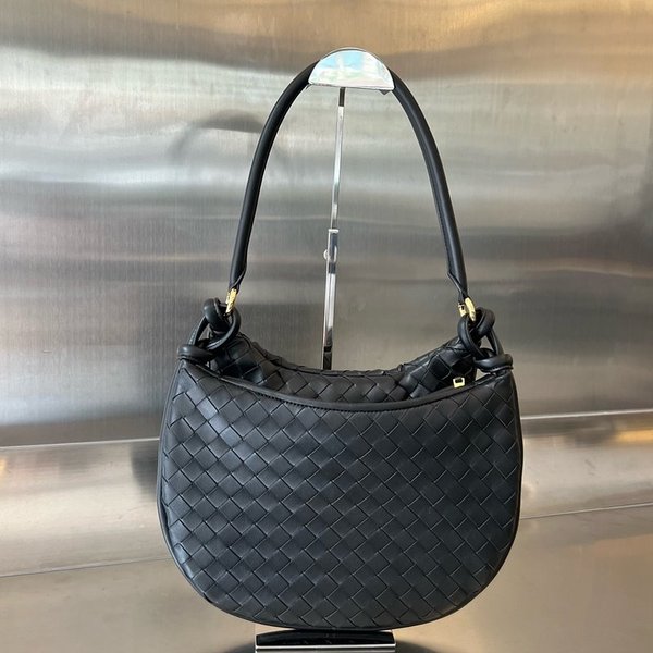 보테가베네타 미디엄 제멜리 [매장가 525만원대]