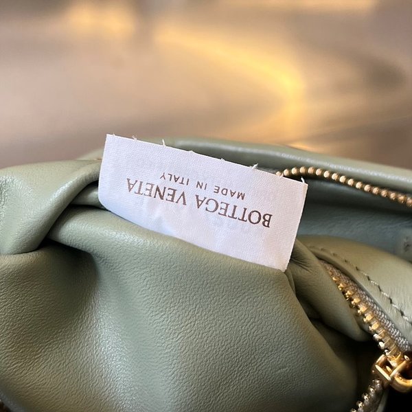 보테가베네타 미디엄 제멜리 [매장가 525만원대]