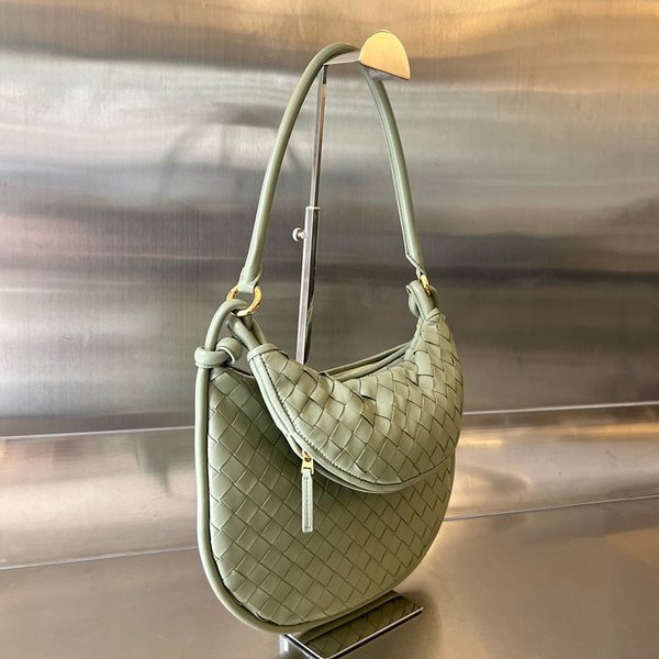 보테가베네타 미디엄 제멜리 [매장가 525만원대]