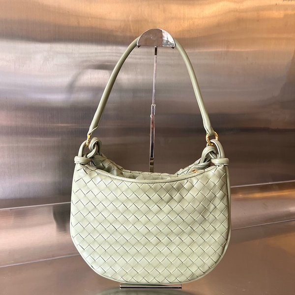 보테가베네타 미디엄 제멜리 [매장가 525만원대]