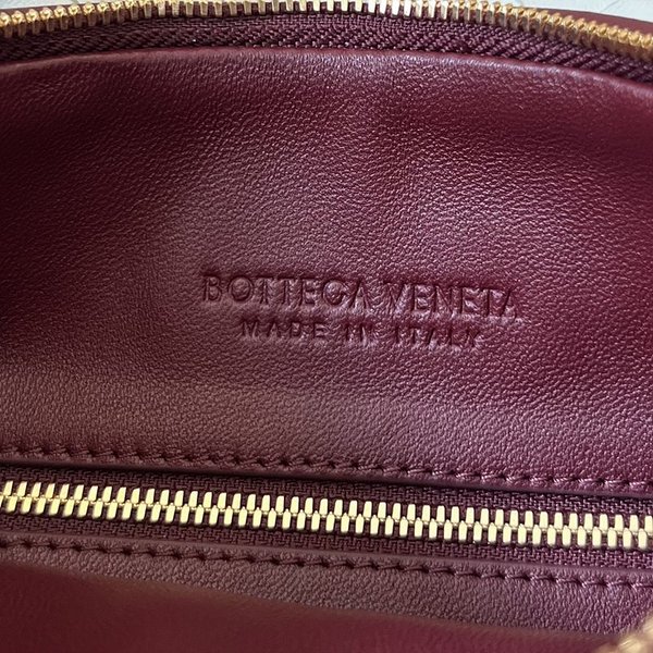 보테가베네타 미디엄 제멜리 [매장가 525만원대]