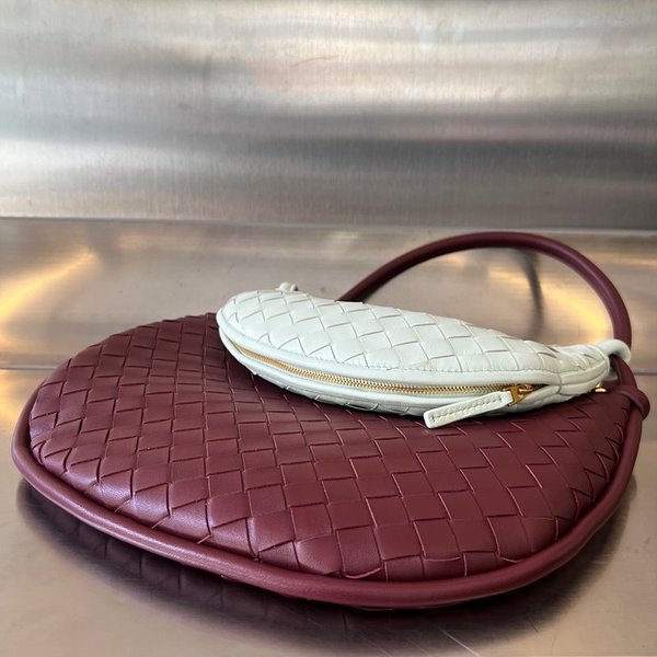 보테가베네타 미디엄 제멜리 [매장가 525만원대]