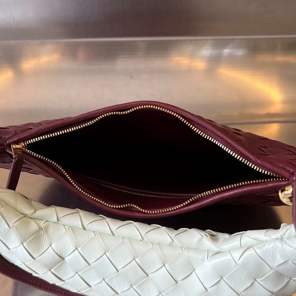 보테가베네타 미디엄 제멜리 [매장가 525만원대]