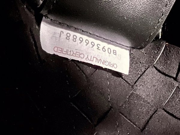 보테가베네타 인트레치아토 슬림 브리프케이스 / 블랙 [매장가480만원대]