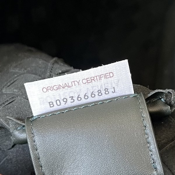 보테가베네타 인트레치아토 슬림 브리프케이스 / 슬레이트 [매장가480만원대]