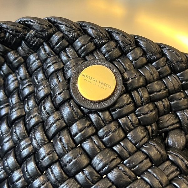 보테가베네타 미니 토스카 [매장가 787만원대]