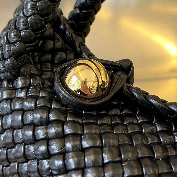 보테가베네타 미니 토스카 [매장가 787만원대]