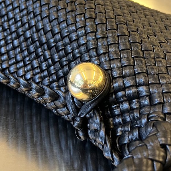 보테가베네타 토스카 숄더백 [매장가 1210만원대]