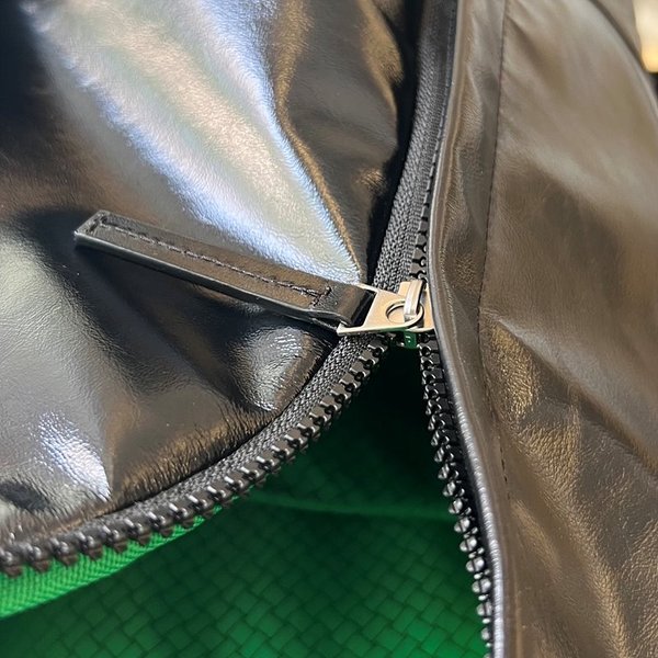 보테가베네타 미디엄 아키타입 백팩 [매장가 312만원대]