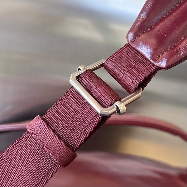 보테가베네타 미디엄 아키타입 백팩 [매장가 312만원대]