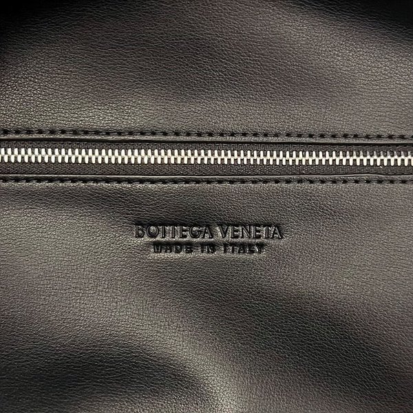 보테가베네타 스몰 조디 [매장가 515만원대]