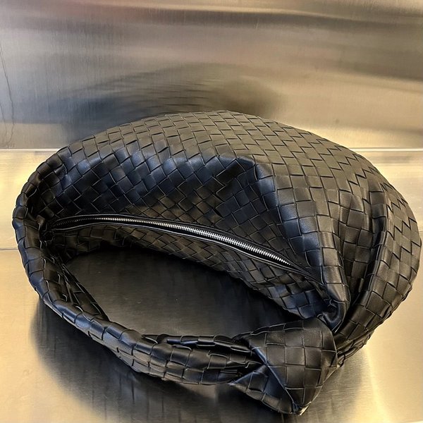 보테가베네타 스몰 조디 [매장가 515만원대]