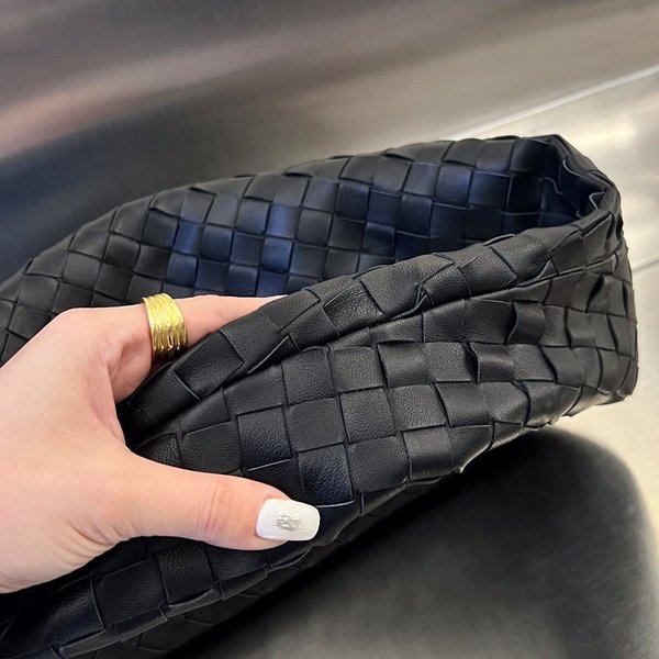 보테가베네타 스몰 조디 [매장가 515만원대]