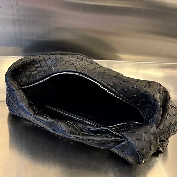 보테가베네타 스몰 조디 [매장가 515만원대]