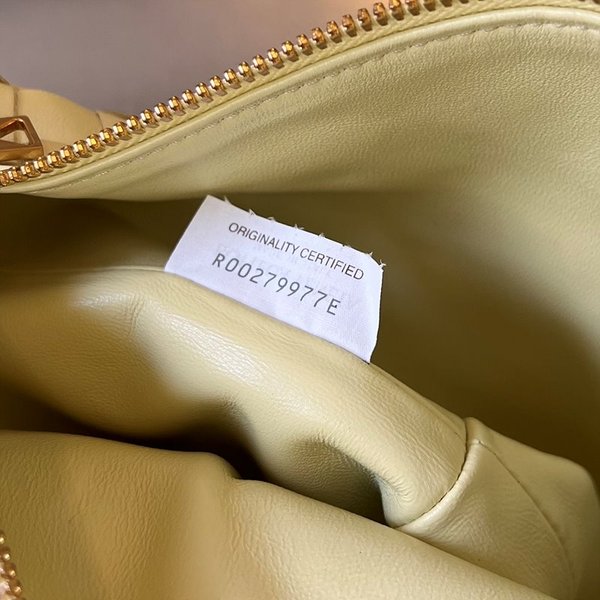 보테가베네타 미니 월리스 [매장가 282만원대]