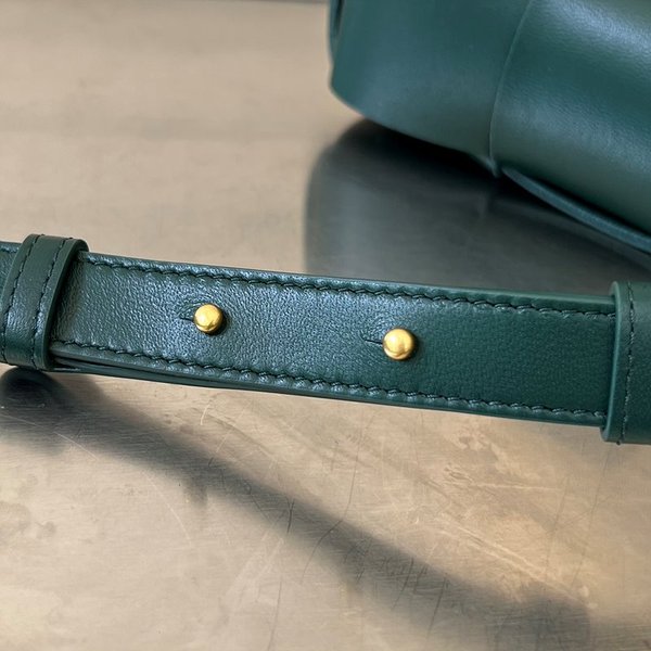 보테가베네타 미니 이스트-웨스트 아르코 토트백 [매장가 347만원대]