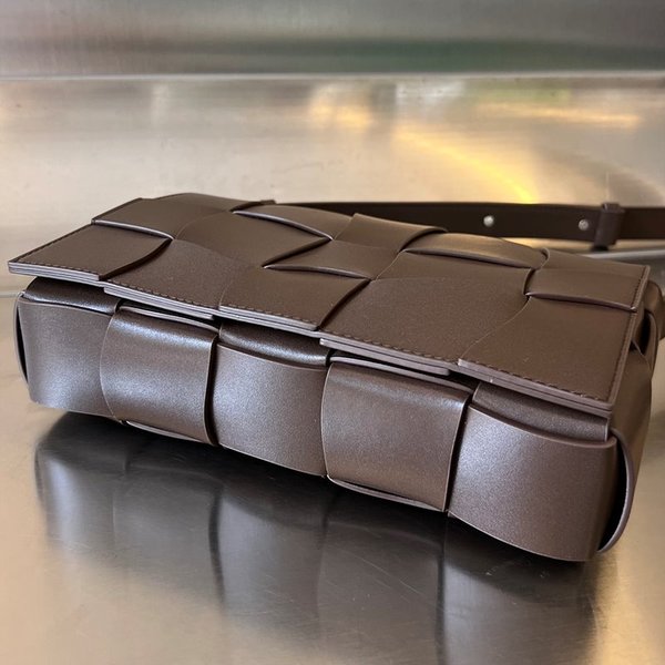 보테가베네타 카세트백 [매장가 399만원대]