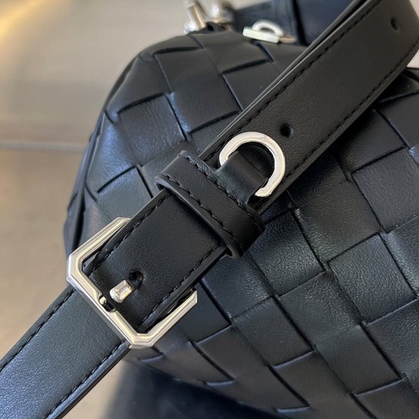 보테가베네타 미니 인트레치아토 베럴 [매장가 298만원대]