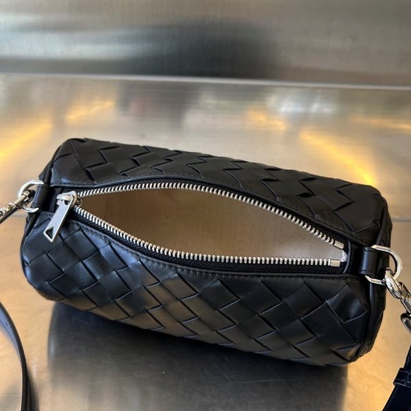 보테가베네타 미니 인트레치아토 베럴 [매장가 298만원대]