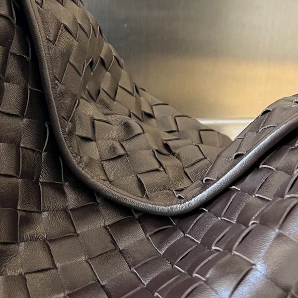 보테가베네타 라지 홉 [매장가 567만원대]