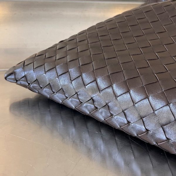 보테가베네타 라지 홉 [매장가 567만원대]