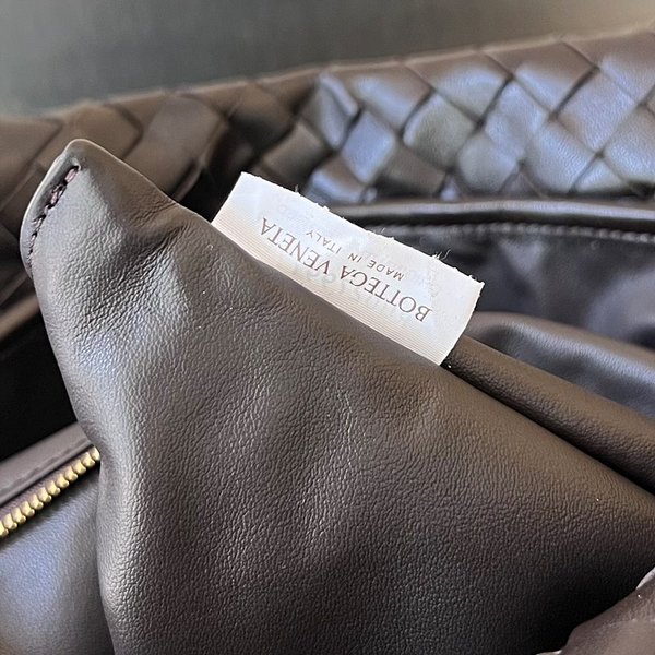 보테가베네타 라지 홉 [매장가 567만원대]