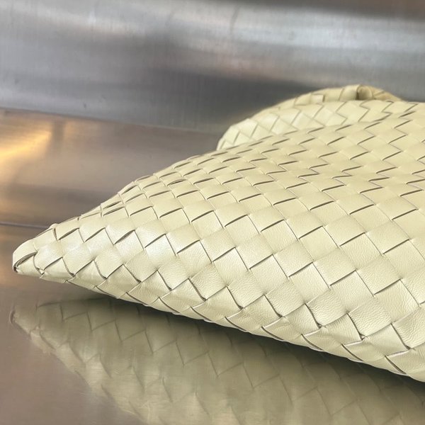 보테가베네타 라지 홉 [매장가 567만원대]