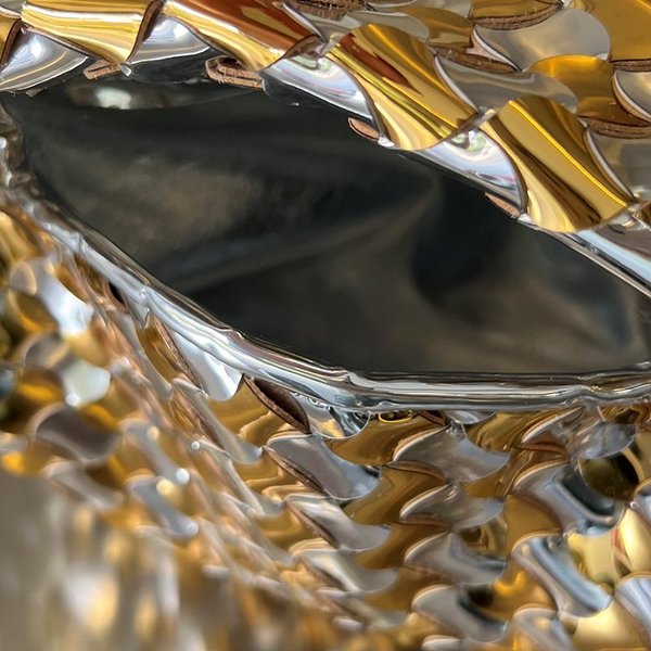 보테가베네타 미니 홉 [매장가 347만원대]