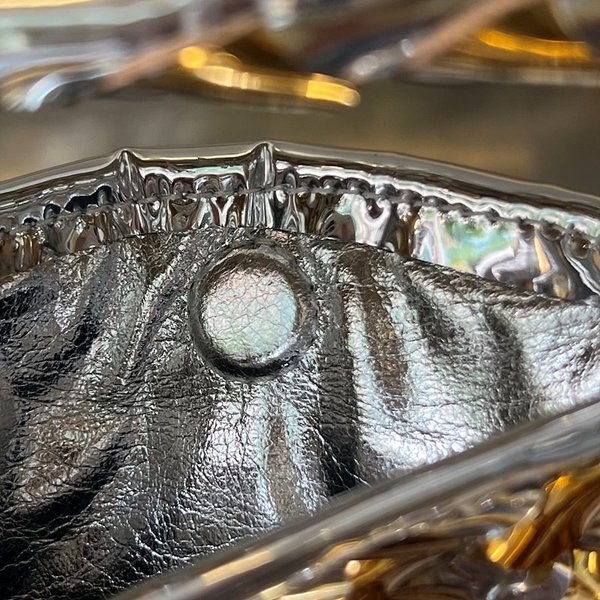 보테가베네타 미니 홉 [매장가 347만원대]