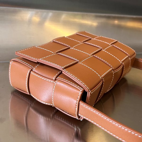 보테가베네타 크로스 바디백 [매장가 399만원대]