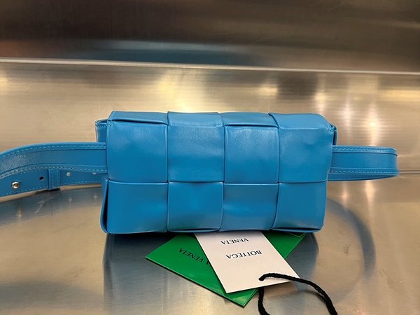 보테가베네타 카세트 벨트백 [매장가 281만원대]